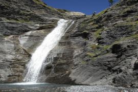 Belle cascade perdue au coeur de l'Aragon - Pyrenees - Espagne